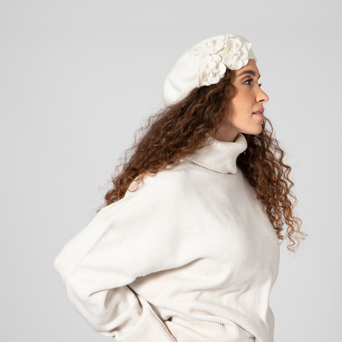 Women's wool beret with flower accents in ivory, view 3